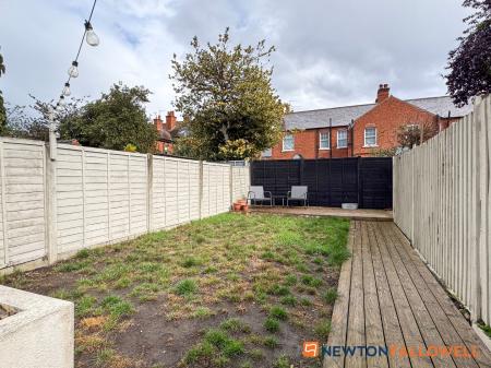 2 bedroom Terraced House for sale in Hatton Gardens, Newark