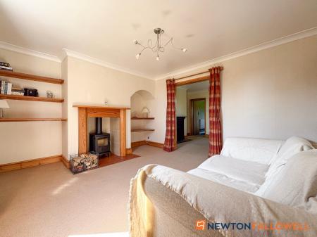 3 bedroom Semi-detached house for sale in Hall Farm Cottage, Stapleford