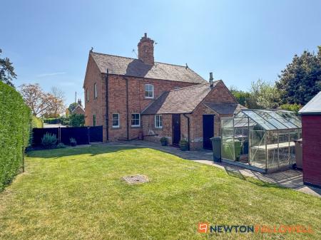 3 bedroom Semi-detached house for sale in Hall Farm Cottage, Stapleford