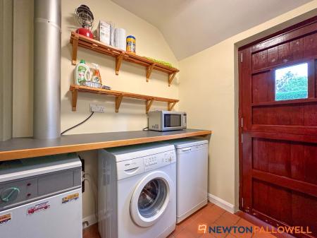 3 bedroom Semi-detached house for sale in Hall Farm Cottage, Stapleford