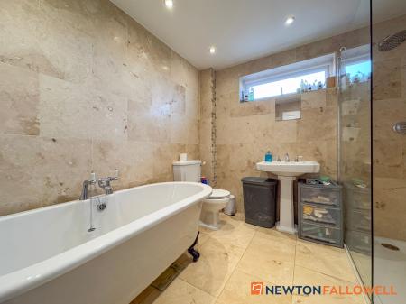 3 bedroom Detached house for sale in High Street, Swinderby