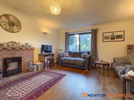 3 bedroom Detached house for sale in High Street, Swinderby