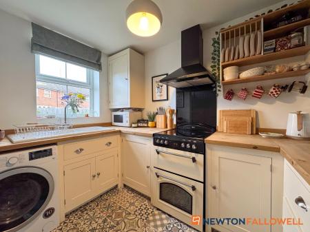 2 bedroom End of terrace house for sale in Hunters Road, Fernwood