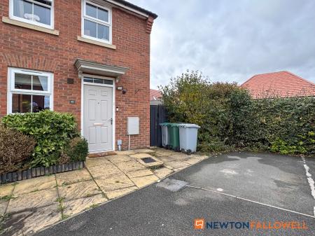 2 bedroom End of terrace house for sale in Hunters Road, Fernwood