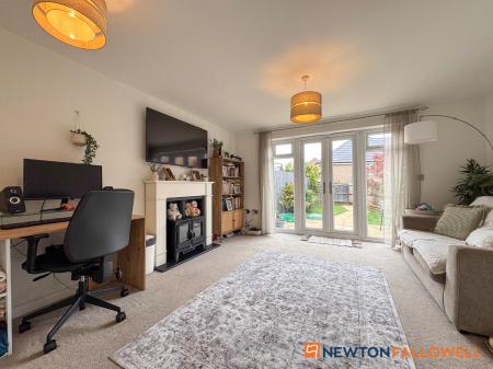 2 bedroom End of terrace house for sale in Hunters Road, Fernwood