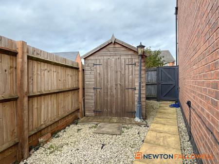 2 bedroom End of terrace house for sale in Hunters Road, Fernwood