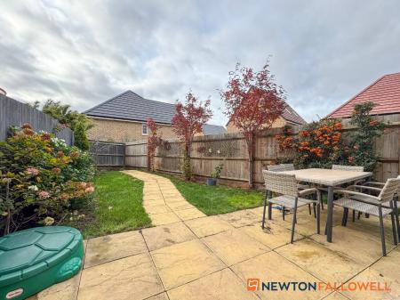 2 bedroom End of terrace house for sale in Hunters Road, Fernwood