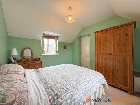 4 bedroom Link detached house for sale in Lancaster Road, Coddington