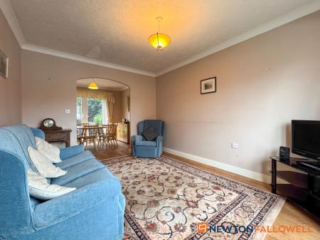 4 bedroom Link detached house for sale in Lancaster Road, Coddington