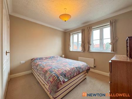 4 bedroom Link detached house for sale in Lancaster Road, Coddington