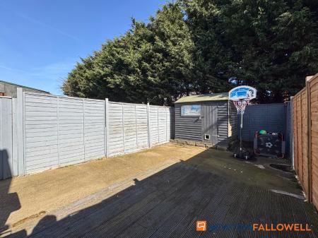 3 bedroom Terraced House for sale in Lime Grove, Newark