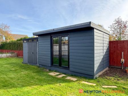 3 bedroom Semi-detached house for sale in Linton Close, Farndon