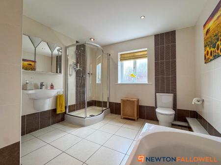 4 bedroom Detached bungalow for sale in Long Lane, Farndon