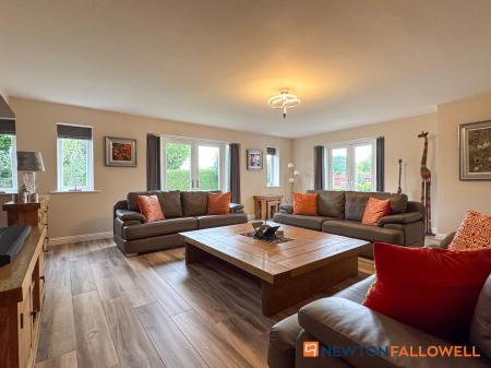 4 bedroom Detached bungalow for sale in Long Lane, Farndon