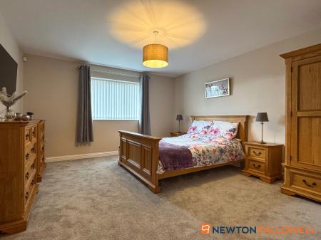 4 bedroom Detached bungalow for sale in Long Lane, Farndon