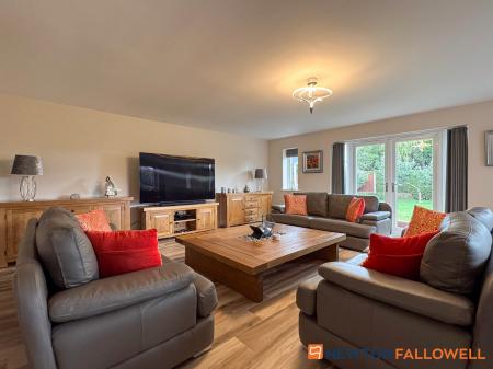 4 bedroom Detached bungalow for sale in Long Lane, Farndon