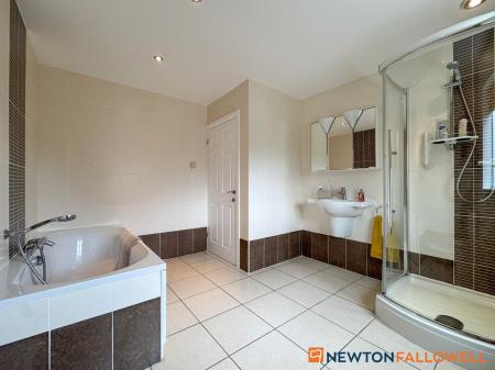 4 bedroom Detached bungalow for sale in Long Lane, Farndon