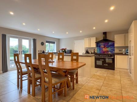 4 bedroom Detached bungalow for sale in Long Lane, Farndon