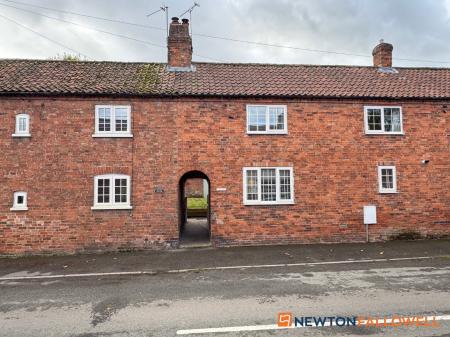 2 bedroom Cottage for sale in Low Street, Elston