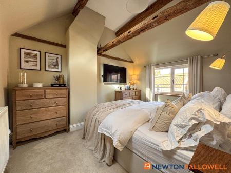 2 bedroom Cottage for sale in Low Street, Elston