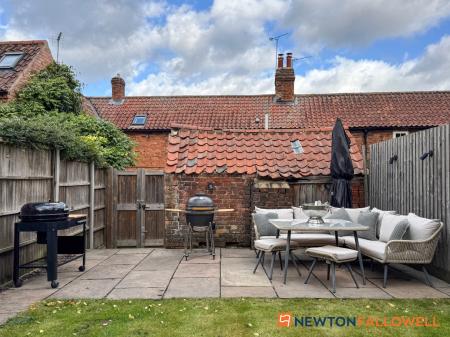 2 bedroom Cottage for sale in Low Street, Elston