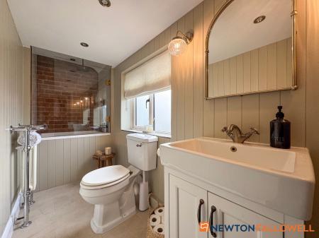 2 bedroom Cottage for sale in Low Street, Elston