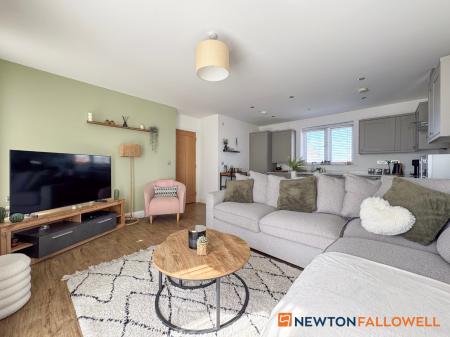 2 bedroom Flat for sale in Lord Hawke Way, Newark
