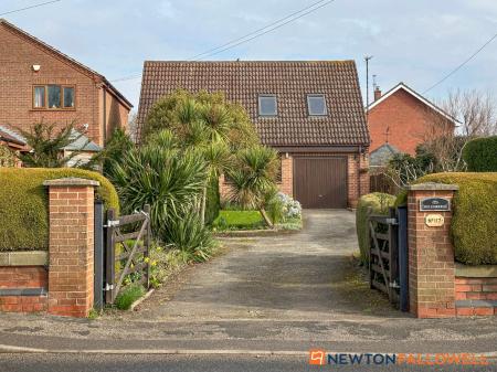 3 bedroom Detached house for sale in Main Street, Claypole