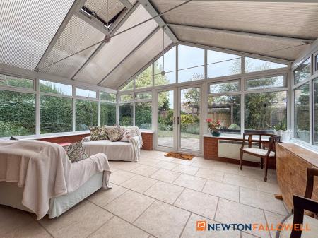 3 bedroom Detached bungalow for sale in Marlborough Court, Newark