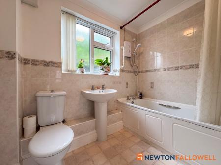 3 bedroom Detached bungalow for sale in Marlborough Court, Newark