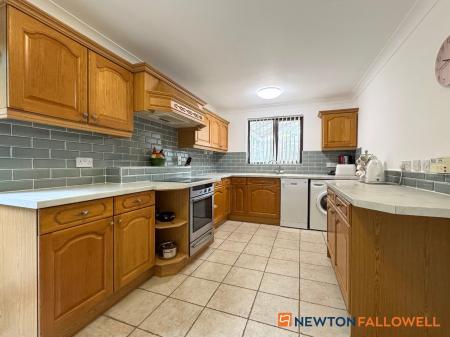 3 bedroom Detached bungalow for sale in Marlborough Court, Newark