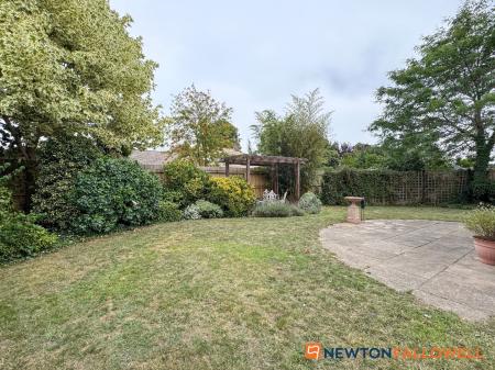 3 bedroom Detached bungalow for sale in Marlborough Court, Newark