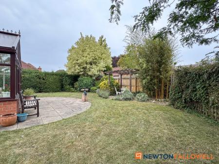 3 bedroom Detached bungalow for sale in Marlborough Court, Newark
