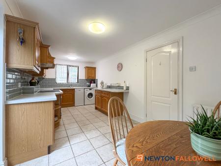 3 bedroom Detached bungalow for sale in Marlborough Court, Newark