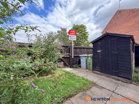 3 bedroom End of terrace house for sale in Mill Green, Newark