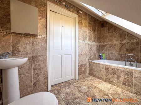 4 bedroom Detached bungalow for sale in New Lane, Girton