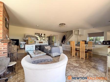 4 bedroom Detached bungalow for sale in New Lane, Girton