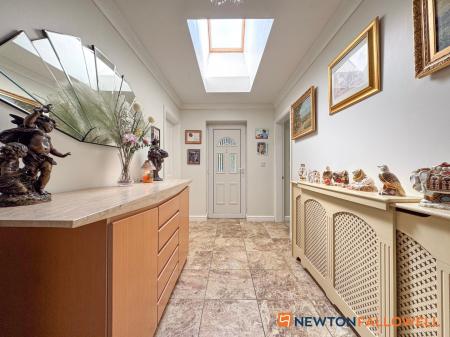 4 bedroom Detached bungalow for sale in New Lane, Girton