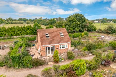4 bedroom Detached bungalow for sale in New Lane, Girton