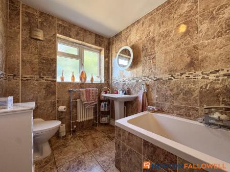 4 bedroom Detached bungalow for sale in New Lane, Girton