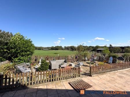 4 bedroom Detached bungalow for sale in New Lane, Girton