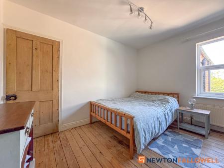3 bedroom Terraced House for sale in Nicholson Street, Newark