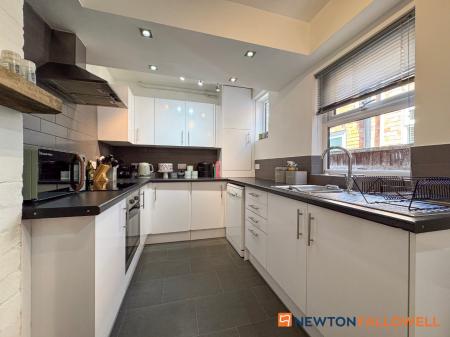 3 bedroom Terraced House for sale in Nicholson Street, Newark