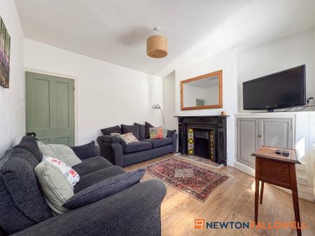 3 bedroom Terraced House for sale in Nicholson Street, Newark