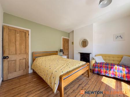 3 bedroom Terraced House for sale in Nicholson Street, Newark