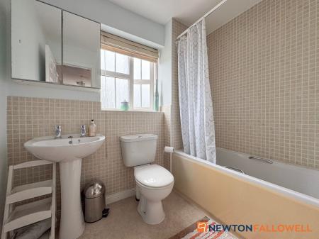 3 bedroom Detached house for sale in Normanton Road, Newark