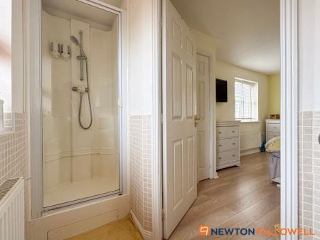 3 bedroom Detached house for sale in Normanton Road, Newark