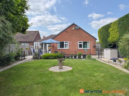 3 bedroom Bungalow for sale in North End, Farndon