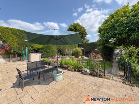 3 bedroom Bungalow for sale in North End, Farndon