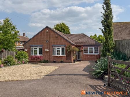 3 bedroom Bungalow for sale in North End, Farndon